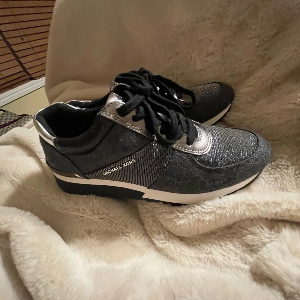 MICHAEL KORS Leather Trainers in Black size 7.5 NWT - Picture 6 of 6